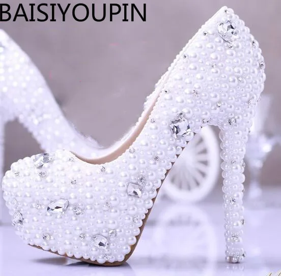 2017 New 14cm Marriage Shoes White Pearl Rhinestone Bride High Heeled Shoes Waterproof Shallow Mouth Womens Wedding Shoes
2017 New 14cm Marriage Shoes White Pearl Rhinestone Bride High Heeled Shoes Waterproof Shallow Mouth Womens Wedding Shoes