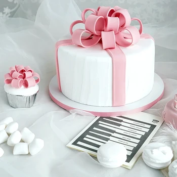 Simulation Fondant Cake Ribbon Master Cake Food photography props background Cake shop window display
Simulation Fondant Cake Ribbon Master Cake Food photography props background Cake shop window display
