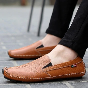 New Fashion Men Shoes British Genuine Leather Driving Shoes Men Flats Comfortable Breathable Loafers Slip On Casual Men Shoes
New Fashion Men Shoes British Genuine Leather Driving Shoes Men Flats Comfortable Breathable Loafers Slip On Casual Men Shoes