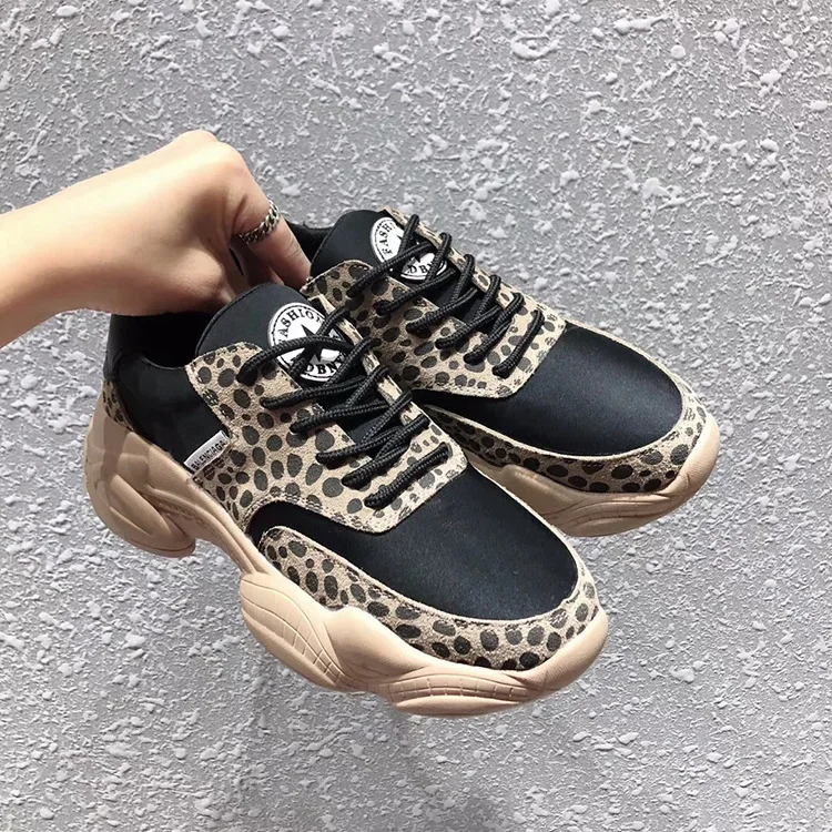 Leopard leather women's shoes 2018 autumn and winter new old shoes fashion wild round head strap casual women's shoes
Leopard leather women's shoes 2018 autumn and winter new old shoes fashion wild round head strap casual women's shoes