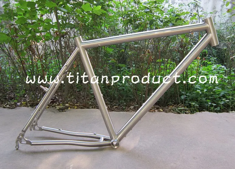 Titanium Cyclo-cross Frame with Internal Cable Rounting, Disc Brake, Rack and Mudguard Mounts
Titanium Cyclo-cross Frame with Internal Cable Rounting, Disc Brake, Rack and Mudguard Mounts