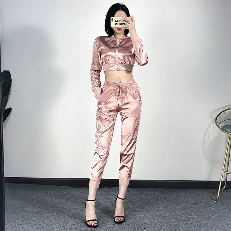 European station two-piece new zipper loose women long sleeve slim casual suit women
European station two-piece new zipper loose women long sleeve slim casual suit women