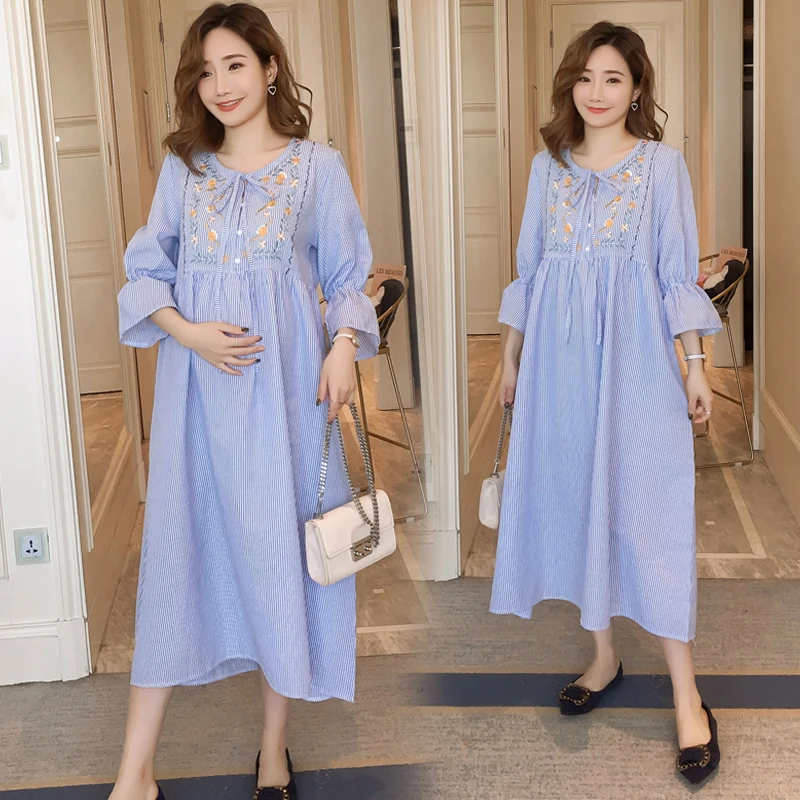 1907# Floral Embroidery Striped Cotton Maternity Dress 2019 Spring Summer Fashion Loose Clothes for Pregnant Women Pregnancy
1907# Floral Embroidery Striped Cotton Maternity Dress 2019 Spring Summer Fashion Loose Clothes for Pregnant Women Pregnancy