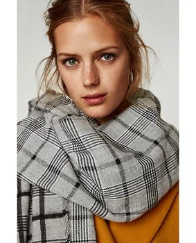European and American wind new black grey lattice jacquard imitation cashmere scarf couple lovers winter and autumn shawl
European and American wind new black grey lattice jacquard imitation cashmere scarf couple lovers winter and autumn shawl