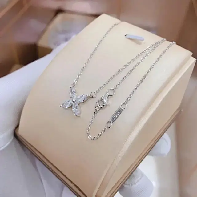 TIF S925 sterling silver necklace, dazzling zircon four-corner petal styling pendant. Lady Jewelry Gift Free Shipping
TIF S925 sterling silver necklace, dazzling zircon four-corner petal styling pendant. Lady Jewelry Gift Free Shipping