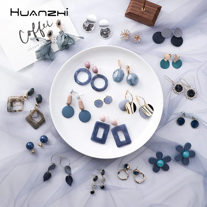 HUANZHI Trendy Blue Geometric Flower Acrylic Elegant Metal Alloy Personality Design Drop Earrings for Women Girl Jewelry Gift
HUANZHI Trendy Blue Geometric Flower Acrylic Elegant Metal Alloy Personality Design Drop Earrings for Women Girl Jewelry Gift
