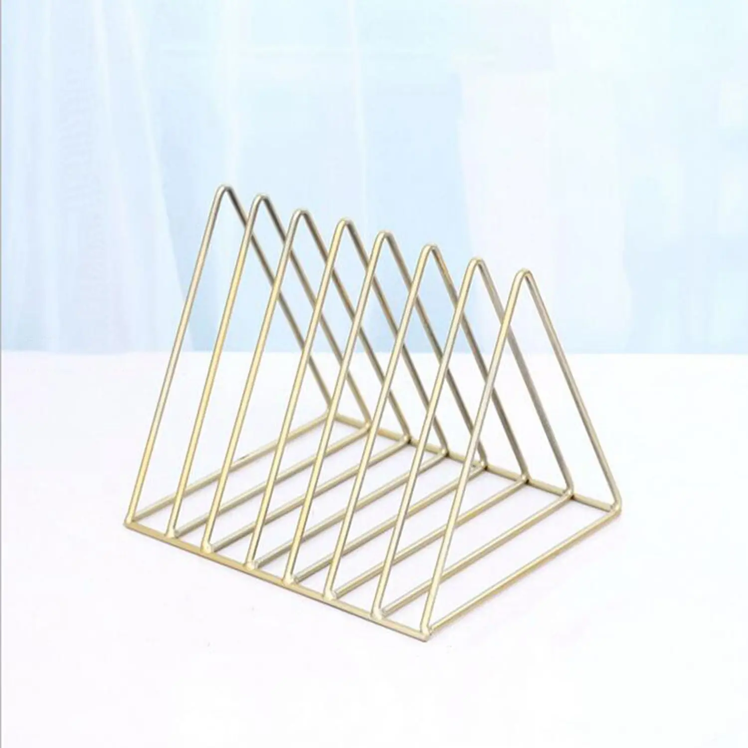 Nordic triangle simple wrought iron shelves desktop storage rack shelf file magazine storage box office rack jewelry
Nordic triangle simple wrought iron shelves desktop storage rack shelf file magazine storage box office rack jewelry