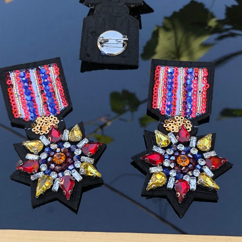 Handmade Rhineston beaded Brooch Patches Medal Sew on sequined pearl patch for clothing beading medal Applique
Handmade Rhineston beaded Brooch Patches Medal Sew on sequined pearl patch for clothing beading medal Applique
