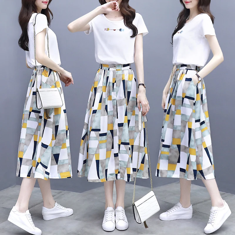 Women Fish Embroidery Tshirts Short Sleeve White Tops + Geometric Elastic Waist Long Skirt Suit Summer Female 2 Piece Set
Women Fish Embroidery Tshirts Short Sleeve White Tops + Geometric Elastic Waist Long Skirt Suit Summer Female 2 Piece Set