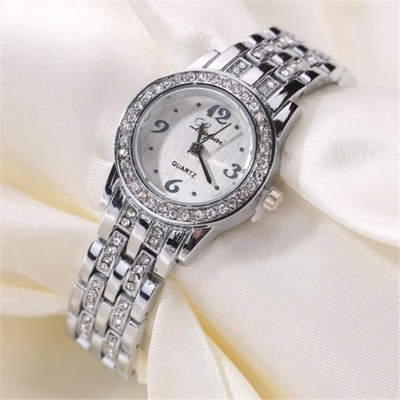 2018 Crystal Luxury Women Bracelet Watches Fashion Vente chaude De Mode De Luxe Femmes Montres Femmes Bracelet Montre Watch
2018 Crystal Luxury Women Bracelet Watches Fashion Vente chaude De Mode De Luxe Femmes Montres Femmes Bracelet Montre Watch