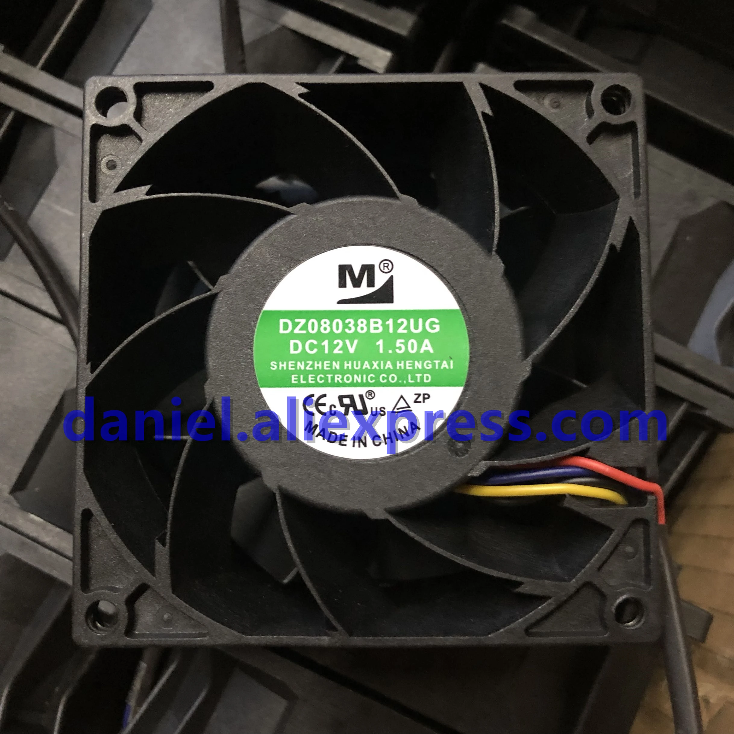 Оригинальный DZ08038B12UG 12V 1.50A 8038 4-линейный вентилятор контроля температуры
Оригинальный DZ08038B12UG 12V 1.50A 8038 4-линейный вентилятор контроля температуры