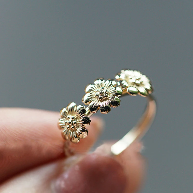 Retro Sunflower Rings for Women Girl Bijoux European Plated Gold Color Engagement Wedding Rings Anel Fashion Promise Jewelry
Retro Sunflower Rings for Women Girl Bijoux European Plated Gold Color Engagement Wedding Rings Anel Fashion Promise Jewelry