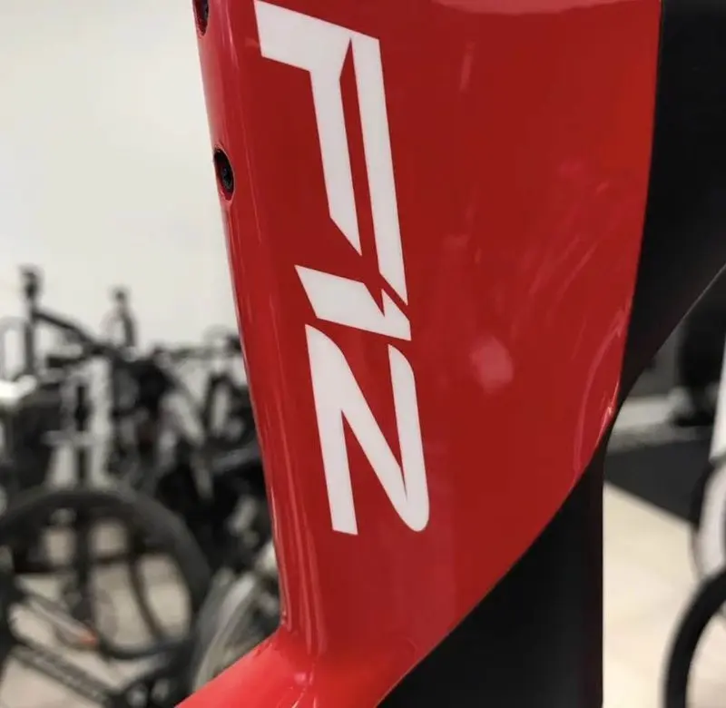 2019 new f12 T1100 UD disc brake and rim brake carbon road frame bicycle racing bike frameset taiwan made XDB DPD ship
2019 new f12 T1100 UD disc brake and rim brake carbon road frame bicycle racing bike frameset taiwan made XDB DPD ship