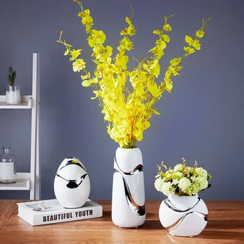 European minimalist modern furnishings home decorations ornaments creative ceramic vase living room products LM5031400py
European minimalist modern furnishings home decorations ornaments creative ceramic vase living room products LM5031400py