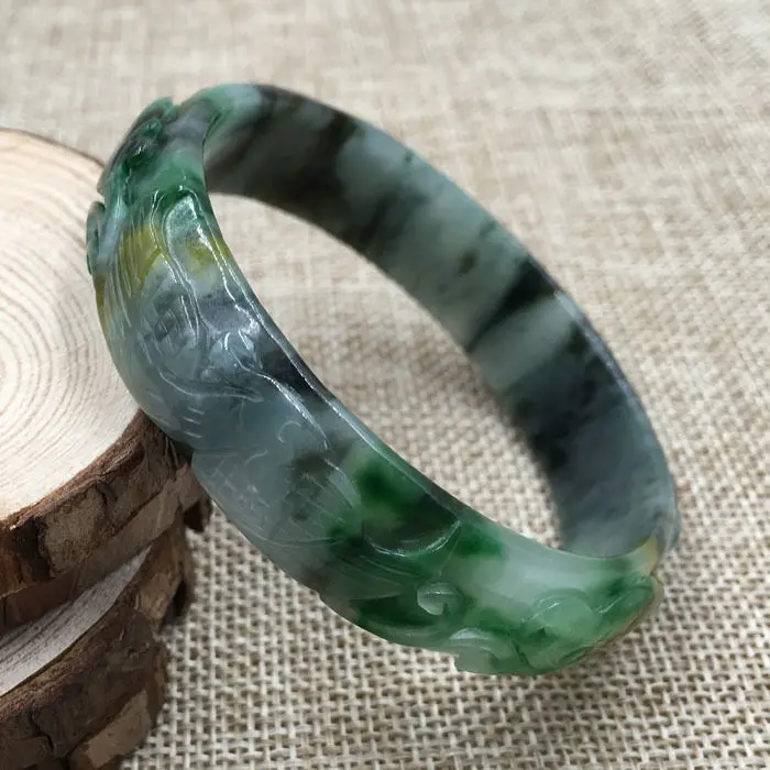 A-173 Beautiful Hand-carved Emerald Green Jadeite Jade Gems Bracelet Bangle 61mm a 5.19
A-173 Beautiful Hand-carved Emerald Green Jadeite Jade Gems Bracelet Bangle 61mm a 5.19