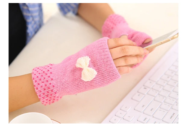 hand warmer USB heating glove Warm electric gloves Wool imitates rabbit hair 1set USB cable and heater can taken out
hand warmer USB heating glove Warm electric gloves Wool imitates rabbit hair 1set USB cable and heater can taken out