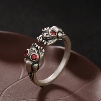 silver S990 foot silver retro Golden Toad inlaid open pure silver ring personality Baitie female silver ring wholesale
silver S990 foot silver retro Golden Toad inlaid open pure silver ring personality Baitie female silver ring wholesale