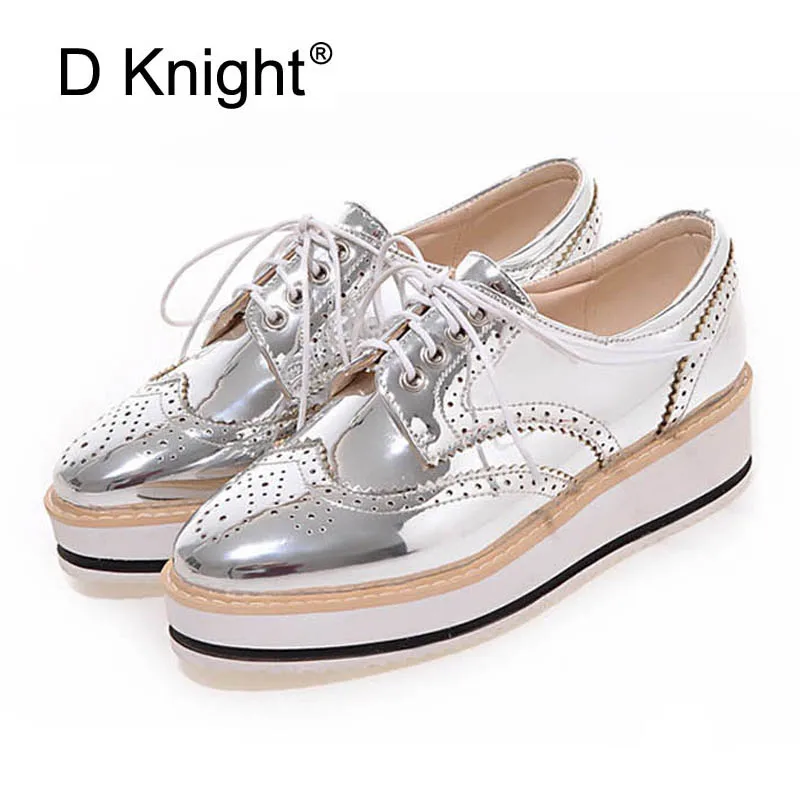 Vintage Women's Casual Oxfords Shoes England Style Carved Bullock Shoes Woman Bright Patent Leather Flat Platform Brogue Shoes
Vintage Women's Casual Oxfords Shoes England Style Carved Bullock Shoes Woman Bright Patent Leather Flat Platform Brogue Shoes