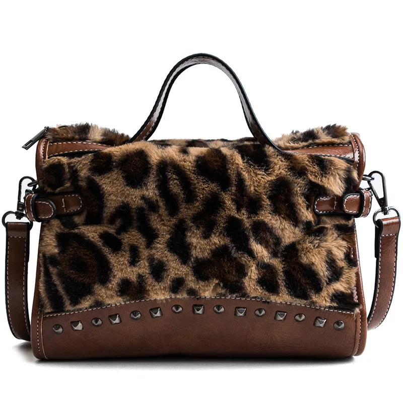 Fashion rivet Boston leather handbags 2018 winter leopard print shoulder bag Europe and America Leisure women bag Tote bags M331
Fashion rivet Boston leather handbags 2018 winter leopard print shoulder bag Europe and America Leisure women bag Tote bags M331