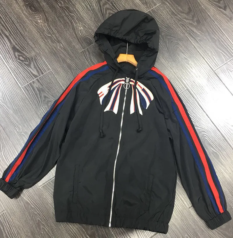 High quality embroidery hoodie Jackets New 2018 spring summer women sun-proof Jackets S428
High quality embroidery hoodie Jackets New 2018 spring summer women sun-proof Jackets S428