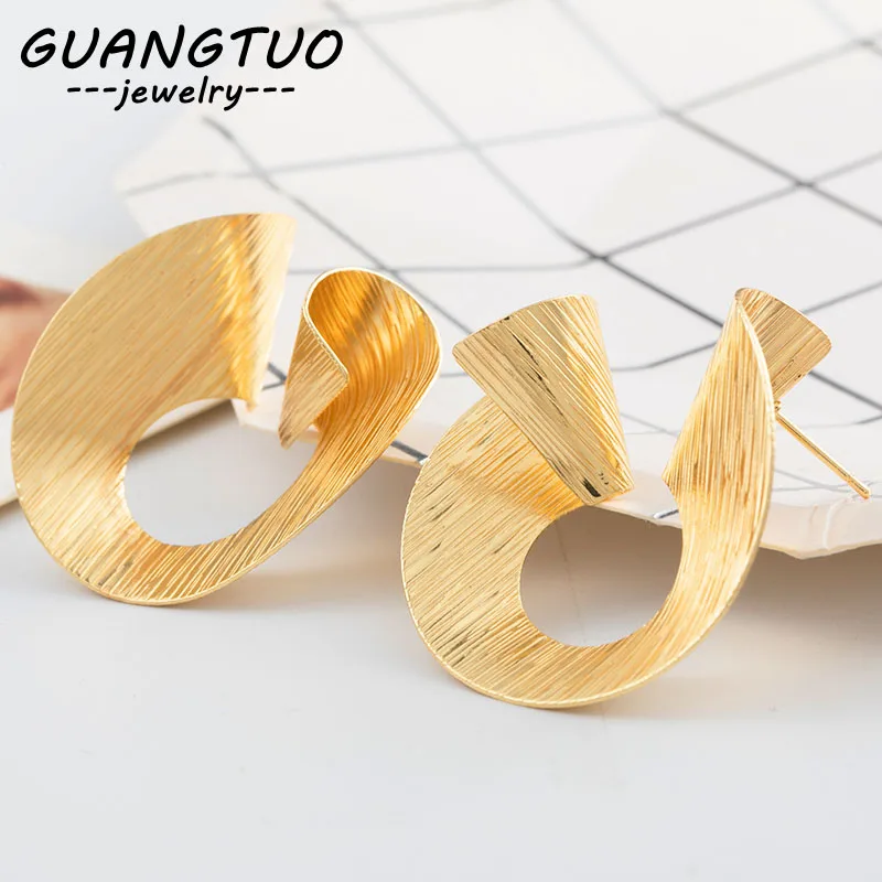 New Fashion Jewelry Simple Geometric Irregular Stud Earrings For Women Spiral Ear Stud Female Brincos American European EB2170
New Fashion Jewelry Simple Geometric Irregular Stud Earrings For Women Spiral Ear Stud Female Brincos American European EB2170