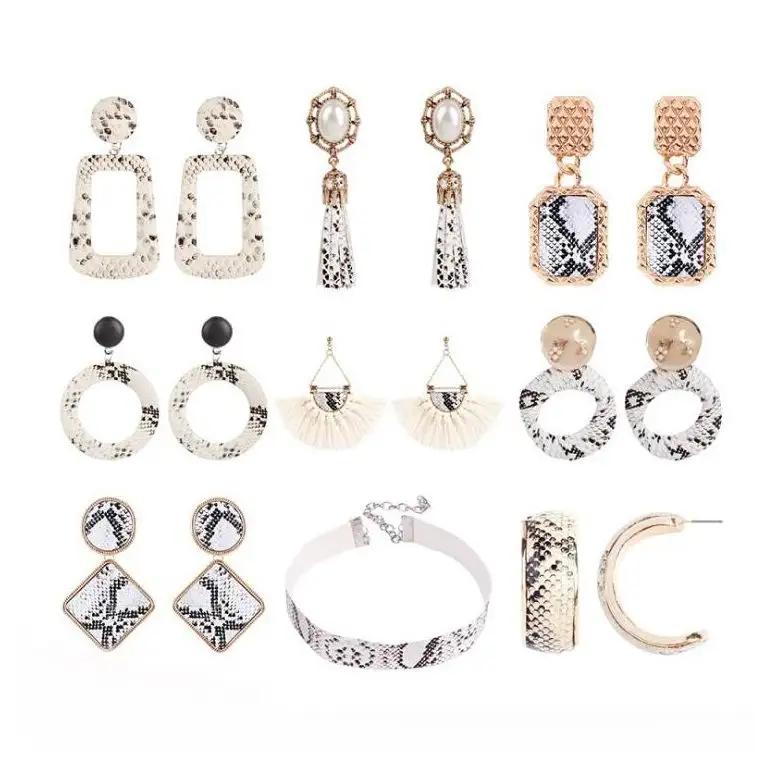 Europe And The United States Geometric Square Round Drop Earrings for Women Punk Vintage Snake Skin Party Statement Oorbellen
Europe And The United States Geometric Square Round Drop Earrings for Women Punk Vintage Snake Skin Party Statement Oorbellen