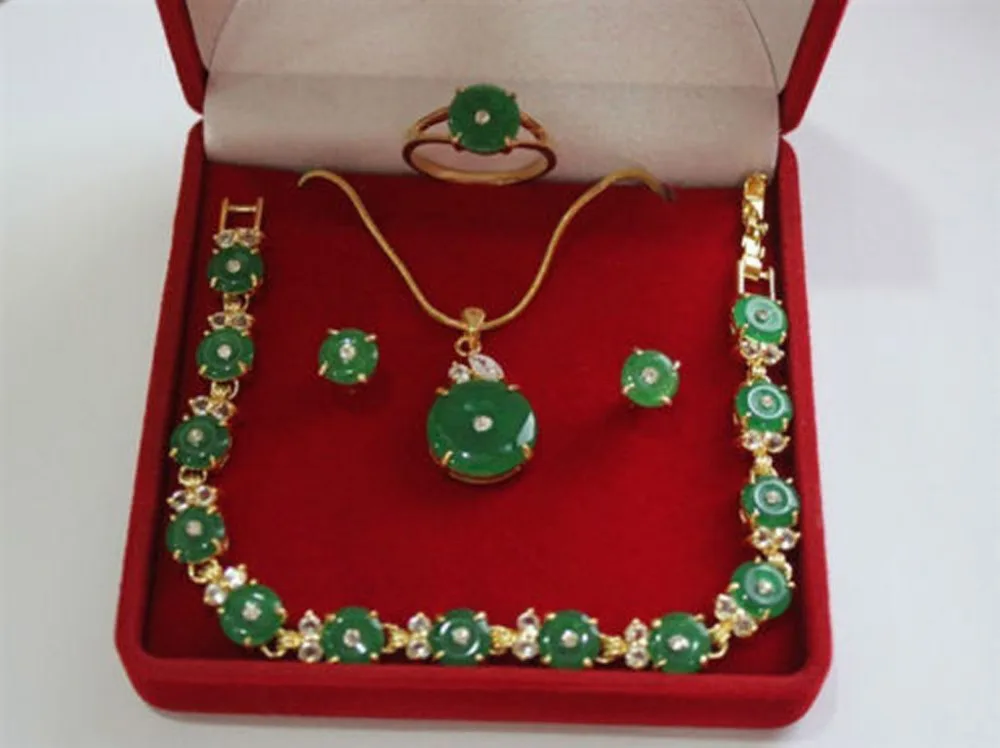 SRE234 W35 FREE shipping>>18k Yellow Gold GP Green Emerald Necklace Bracelet Earring Ring Jewelry Set
SRE234 W35 FREE shipping>>18k Yellow Gold GP Green Emerald Necklace Bracelet Earring Ring Jewelry Set