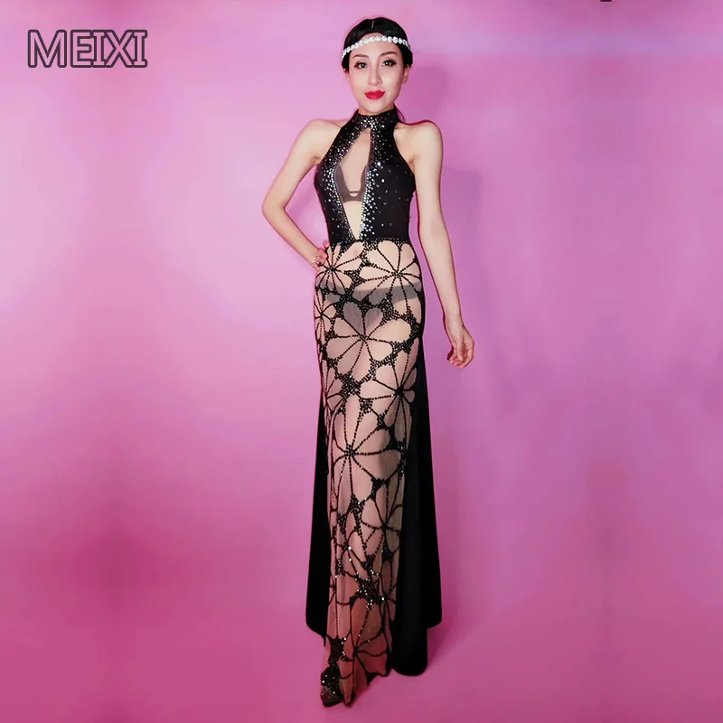 Super sexy deep V see-through black petal rhinestone dress bar party concert singer/dancer costume
Super sexy deep V see-through black petal rhinestone dress bar party concert singer/dancer costume