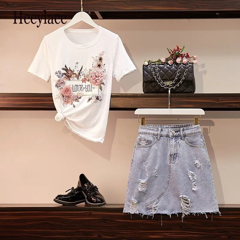 Summer 2019 New Fashion Women Set Floral Embroidery 3d Flower Appliques Cotton Tshirt + Ripped Shorts Jeans Suit Two Piece Sets
Summer 2019 New Fashion Women Set Floral Embroidery 3d Flower Appliques Cotton Tshirt + Ripped Shorts Jeans Suit Two Piece Sets