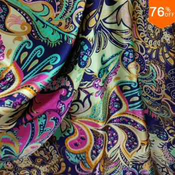 2017 Top fashion week luxurious print for the dress and scarf material.fabric for the desk Cover complex patchwork magic lxury
2017 Top fashion week luxurious print for the dress and scarf material.fabric for the desk Cover complex patchwork magic lxury