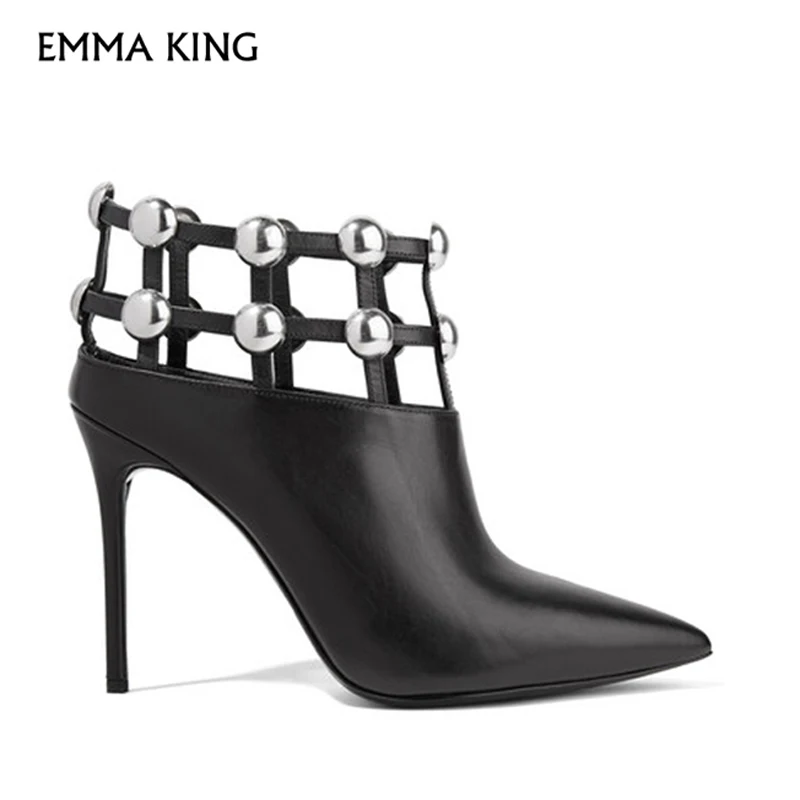 EMMA KING Ankle Boots Sleek Pointed Toe and caged cuff adorned with sizable silver studs Fashion party Women Shoes Free Shipping
EMMA KING Ankle Boots Sleek Pointed Toe and caged cuff adorned with sizable silver studs Fashion party Women Shoes Free Shipping