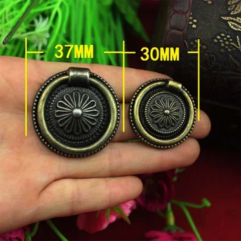 30pcs30mm Antique furniture hardware drawer handle cabinet cupboard handle single hole chrysanthemum handle
30pcs30mm Antique furniture hardware drawer handle cabinet cupboard handle single hole chrysanthemum handle