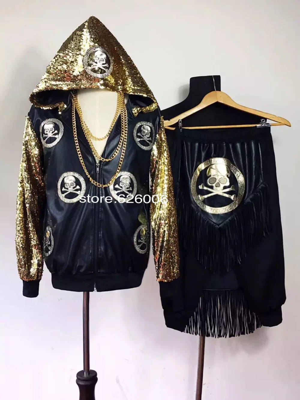 Personality Fashion Skull Black Gold Sequins Leather Suit Costumes Nightclubs Male singer DJ Show Party stage performance set
Personality Fashion Skull Black Gold Sequins Leather Suit Costumes Nightclubs Male singer DJ Show Party stage performance set