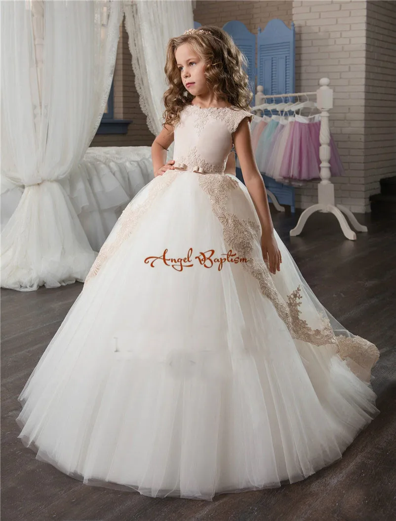 Cute lovely champagne Lace flower girl dresses with pink sash appliqued ball gown party wedding girls dress with train
Cute lovely champagne Lace flower girl dresses with pink sash appliqued ball gown party wedding girls dress with train