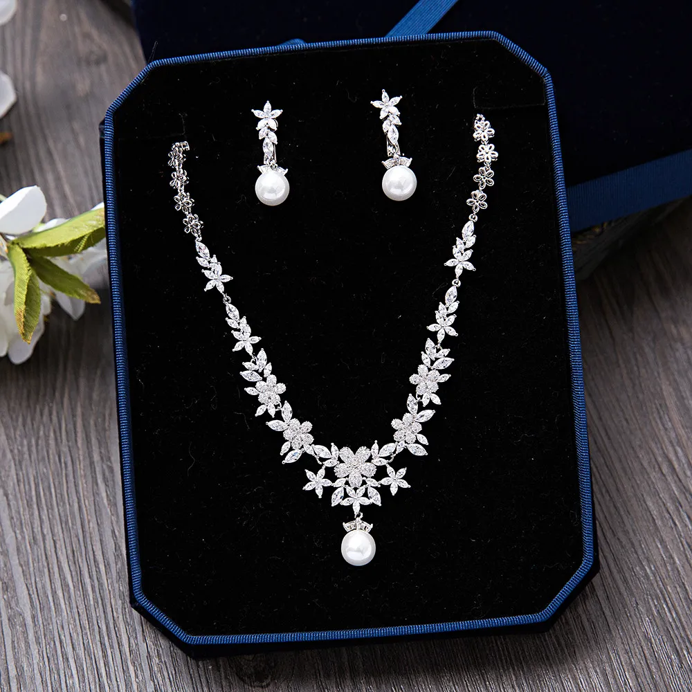 Romantic Women Wedding Jewelry Sets Cubic Zirconia CZ Brides Accessories Flower Necklace Dangle Earrings for Party Engagement
Romantic Women Wedding Jewelry Sets Cubic Zirconia CZ Brides Accessories Flower Necklace Dangle Earrings for Party Engagement