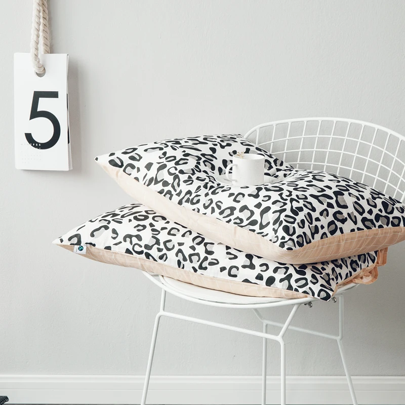 Leopard 100% Cotton Duvet Cover Set 48*74cm Size Rectangle Pillow Case For Adults 2pcs Sheep Pillow Case Soft Fashion Pillowcase
Leopard 100% Cotton Duvet Cover Set 48*74cm Size Rectangle Pillow Case For Adults 2pcs Sheep Pillow Case Soft Fashion Pillowcase