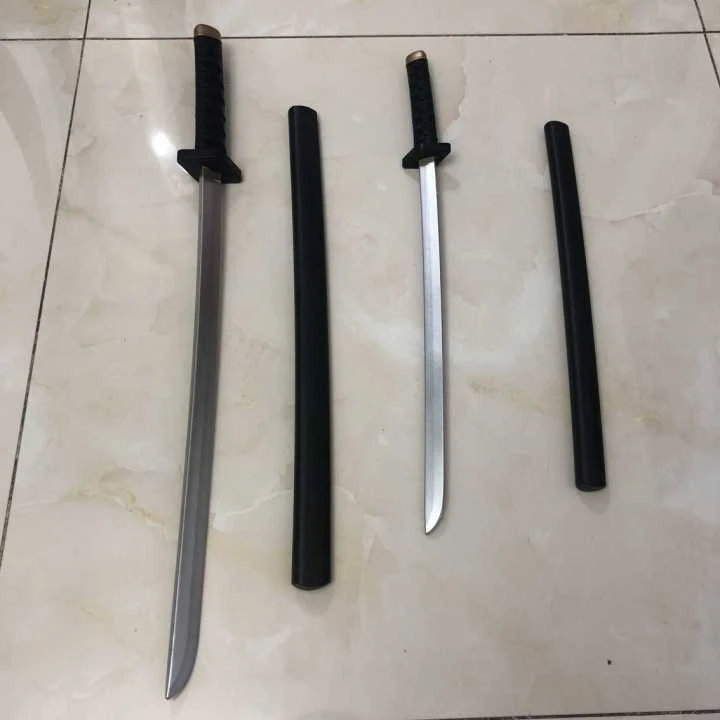 Deadpool 61cm 76cm Sword Knife Cosplay Weapon Prop Role Play PU Action Figure Model Halloween Gift 2
Deadpool 61cm 76cm Sword Knife Cosplay Weapon Prop Role Play PU Action Figure Model Halloween Gift 2