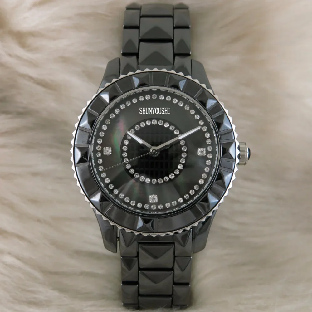 WG04237 Women's Watches Top Brand Runway Luxury European Design Quartz Wristwatches
WG04237 Women's Watches Top Brand Runway Luxury European Design Quartz Wristwatches