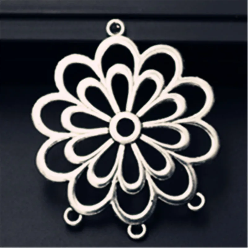 WKOUD 4pcs Antique silver 52*43mm metal hollow peony charm fashion earrings DIY jewellery alloy connector A859
WKOUD 4pcs Antique silver 52*43mm metal hollow peony charm fashion earrings DIY jewellery alloy connector A859