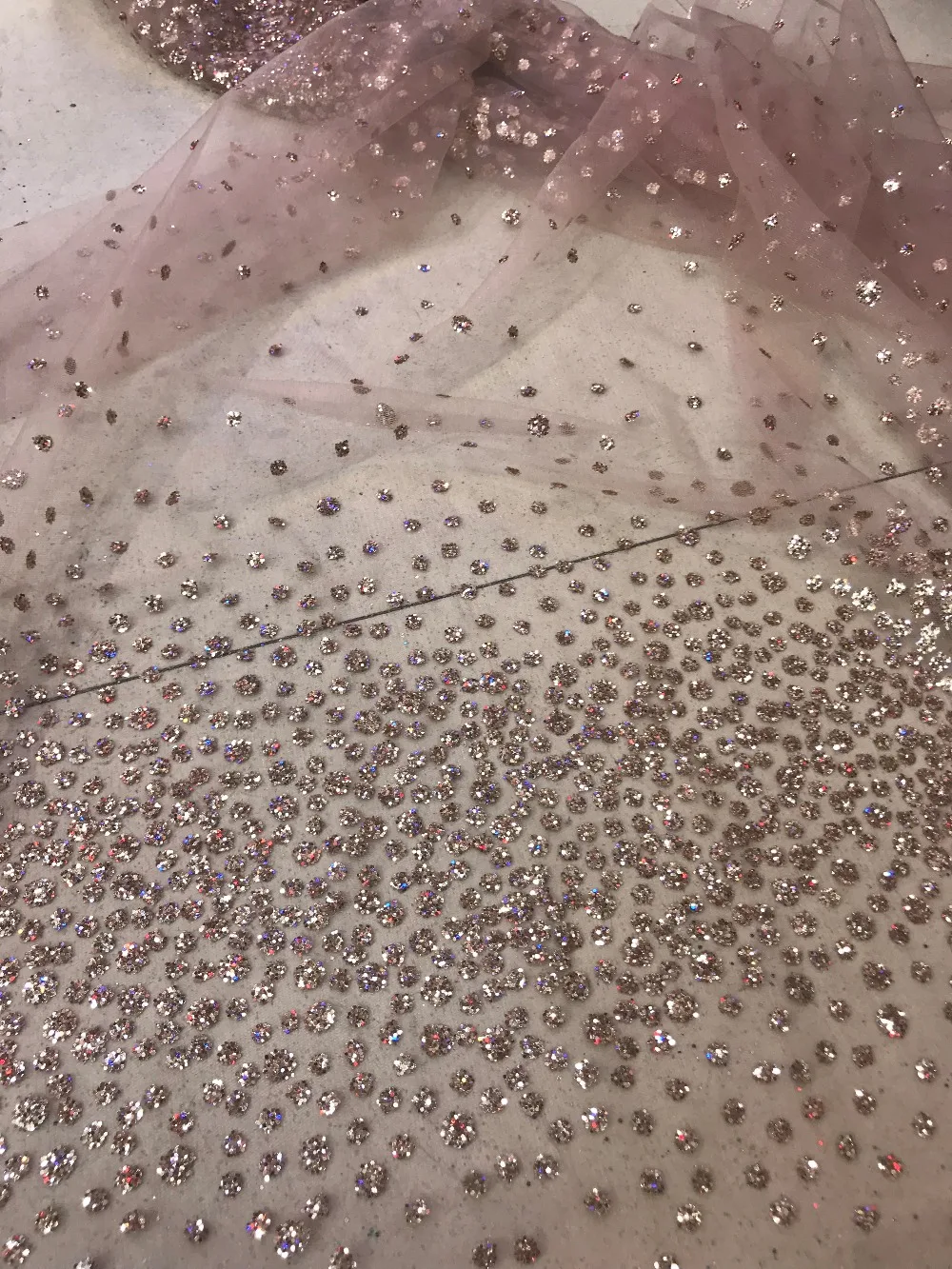 Hot selling glued glitter sequins lace fabric Sat-12.1121 African French net tulle Lace Fabric for party
Hot selling glued glitter sequins lace fabric Sat-12.1121 African French net tulle Lace Fabric for party