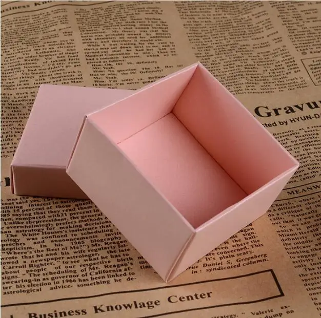 50Pcs Free Shipping Square Pink Shinning Candy Box for Wedding Party Decoration/Event Party Supplies/Wedding Favours Candy Box
50Pcs Free Shipping Square Pink Shinning Candy Box for Wedding Party Decoration/Event Party Supplies/Wedding Favours Candy Box