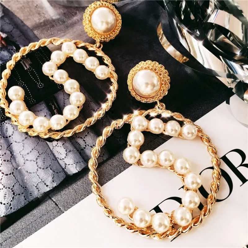 Fashion Women Jewelry Trendy Simulated Pearl No. 5 Big Circle Earrings Black Ribbon Weaves
Fashion Women Jewelry Trendy Simulated Pearl No. 5 Big Circle Earrings Black Ribbon Weaves