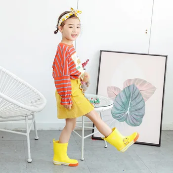 Fashionable kids Cartoon Rainshoes Primary School Students Rubber Slip-proof Rainshoes Candy-colored Water Shoes for Boys Girls
Fashionable kids Cartoon Rainshoes Primary School Students Rubber Slip-proof Rainshoes Candy-colored Water Shoes for Boys Girls