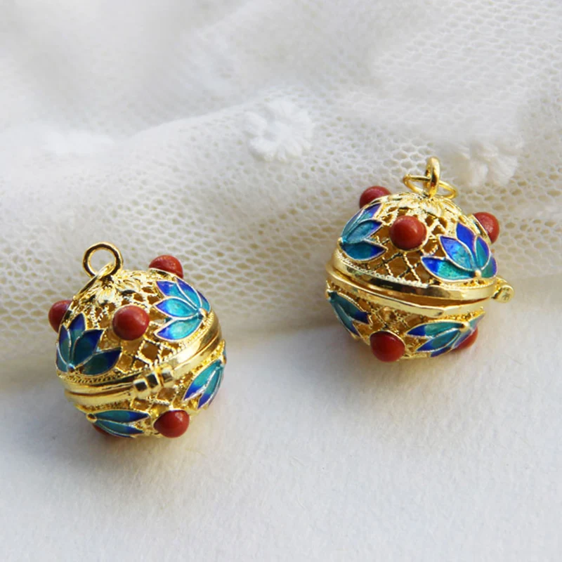 Aladdin diy carved pendant beads can open ethnic style cloisonne Necklace Gold mixed Copper material fastness Sweater chain
Aladdin diy carved pendant beads can open ethnic style cloisonne Necklace Gold mixed Copper material fastness Sweater chain