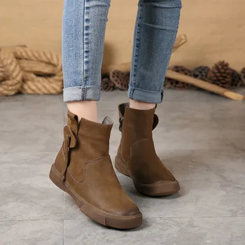 Winter new women's shoes plus velvet warm boots women's casual retro leather snow boots non-slip
Winter new women's shoes plus velvet warm boots women's casual retro leather snow boots non-slip