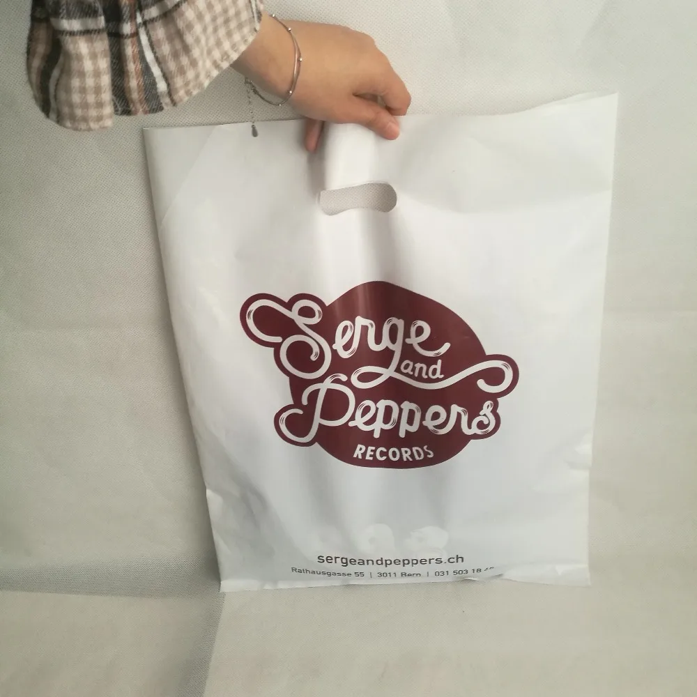 Wholesales 500pcs/lot 35x45H cm Custom Size White Plastic Packaging Shopping Bags with Logo Printed for Ads for Shoes/Cloth/Gift
Wholesales 500pcs/lot 35x45H cm Custom Size White Plastic Packaging Shopping Bags with Logo Printed for Ads for Shoes/Cloth/Gift