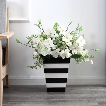 Creative Personality Folding Waste Bins Plastic Trash Can Square Folding Retractable Telescopic Trash Can Bedroom Office
Creative Personality Folding Waste Bins Plastic Trash Can Square Folding Retractable Telescopic Trash Can Bedroom Office