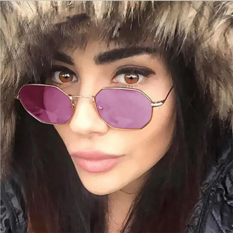 GY SNAIL 2017 Fashion Small Octagon square Sunglasses Women Men Luxury Italy Brand Designer Clear sun glasses Female Optical
GY SNAIL 2017 Fashion Small Octagon square Sunglasses Women Men Luxury Italy Brand Designer Clear sun glasses Female Optical