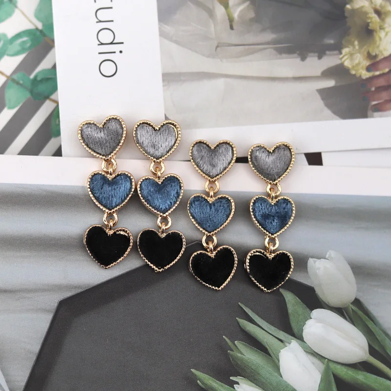 Japanese and Korean temperament retro love earrings female long heart-shaped earrings Personality Earless ear clips
Japanese and Korean temperament retro love earrings female long heart-shaped earrings Personality Earless ear clips