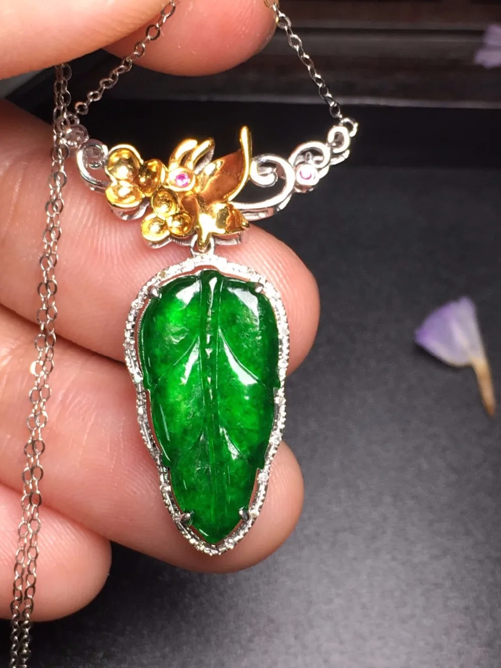 503 Fine Jewelry Pure 18 K White Gold Jewelry 100% Natural Burmes Green Jade Gemstone Pendant Necklace Fine Pendants Necklaces
503 Fine Jewelry Pure 18 K White Gold Jewelry 100% Natural Burmes Green Jade Gemstone Pendant Necklace Fine Pendants Necklaces